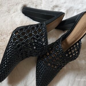 Shoe Dazzle Black Woven Mules